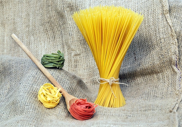 PASTA, ITALIA RESTA PRIMO PRODUTTORE MA CRESCONO I COMPETITOR, CONSUMI INTERNI IN LEGGERO CALO, EXPORT FATTORE TRAINANTE CON IL 58% DELLA PRODUZIONE