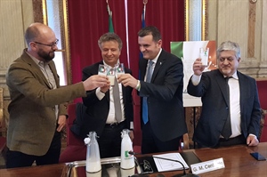 LATTE, AL VIA “VERDE, LATTE, ROSSO”, LA CAMPAGNA DI COMUNICAZIONE SULL’ORO BIANCO ITALIANO FRUTTO DI UNA FILIERA CHE SI DISTINGUE NEL MONDO PER ECCELLENZA E SICUREZZA