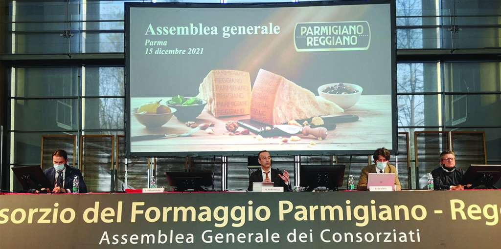 Parmigiano Reggiano: l’Assemblea approva il bilancio preventivo 2022 e IL nuovo piano di regolazione dell’offerta