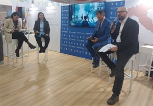 VINITALY, L’INNOVAZIONE IN VIGNA, DAL ROBOT FRASKY TRA I FILARI ALL’IMPIANTO AGRIVOLTAICO DI CAVIRO CHE PROTEGGE LE VITI
