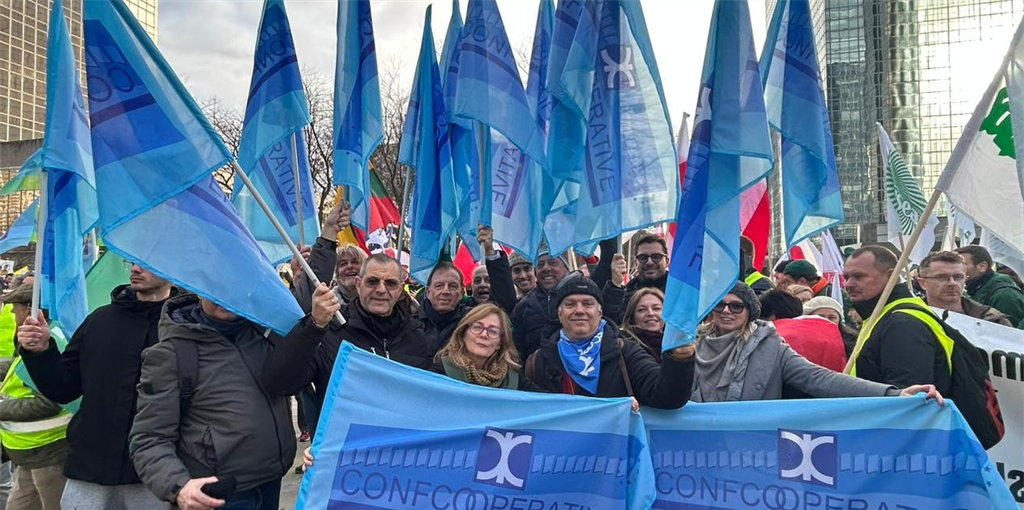 PAC, Fedagripesca Confcooperative in piazza a Bruxelles: “Tagli...