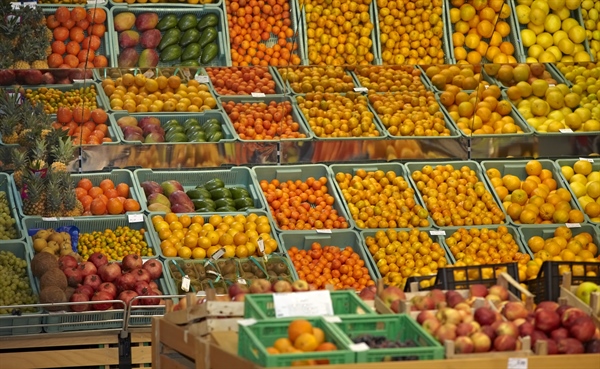 ORTOFRUTTA, AGRINSIEME: CONSUMI IN LIEVE AUMENTO (+5%) MA PRODUTTORI IN DIFFICOLTÀ